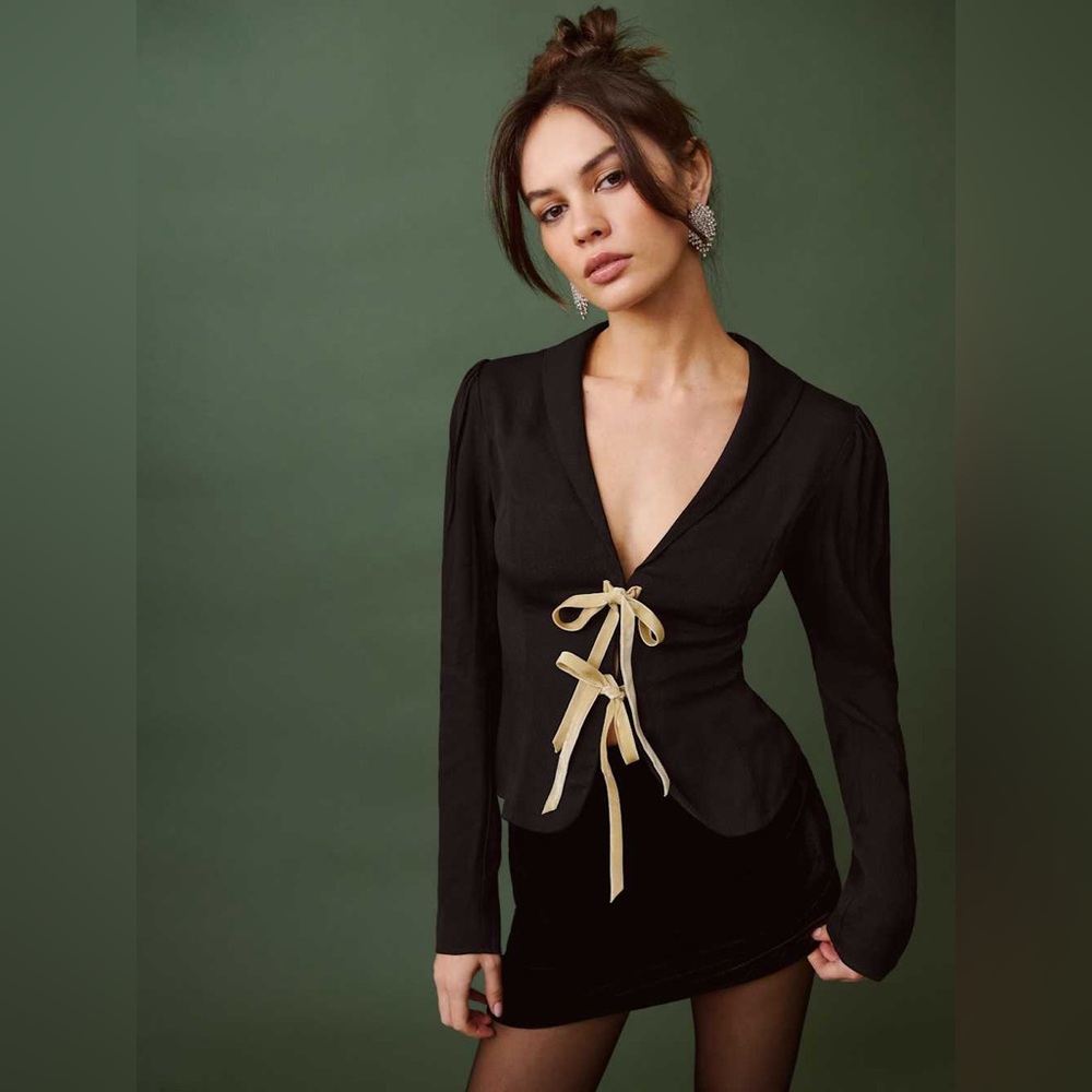 NWT Reformation Carolyn Top